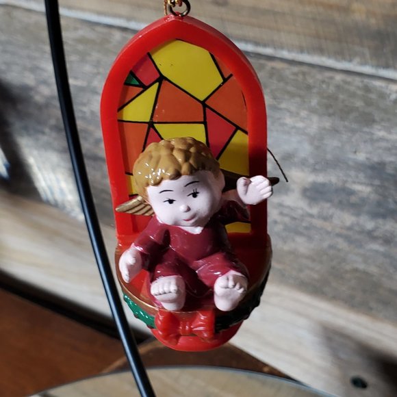 Christmas Treasures Ornament Cherub Angel on Stained Glass Throne - Vintage 70's - Picture 4 of 6